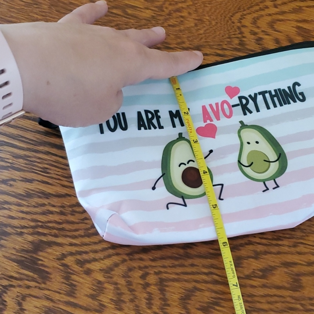Avocado 🥑 pouch - Picture 6 of 6